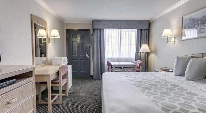 ואן הורן Econo Lodge מראה חיצוני תמונה