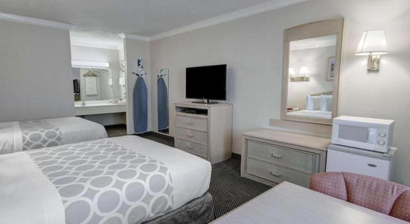 ואן הורן Econo Lodge מראה חיצוני תמונה