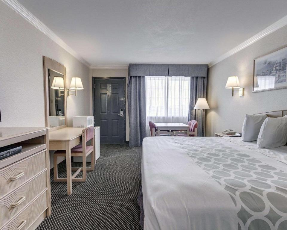 ואן הורן Econo Lodge מראה חיצוני תמונה