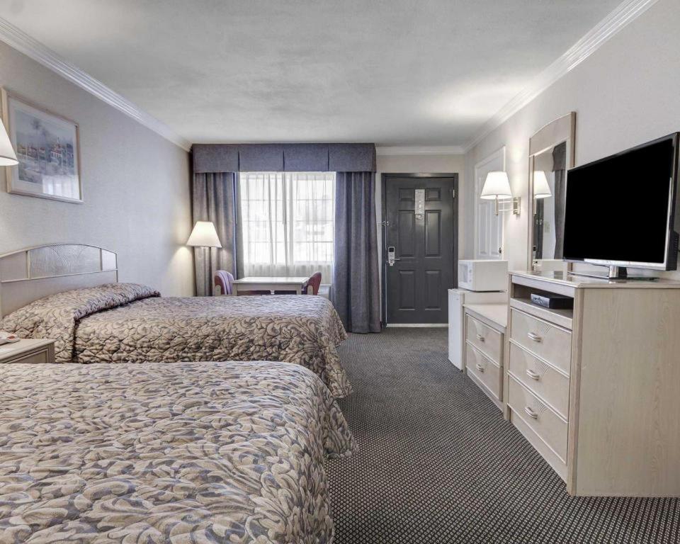 ואן הורן Econo Lodge מראה חיצוני תמונה