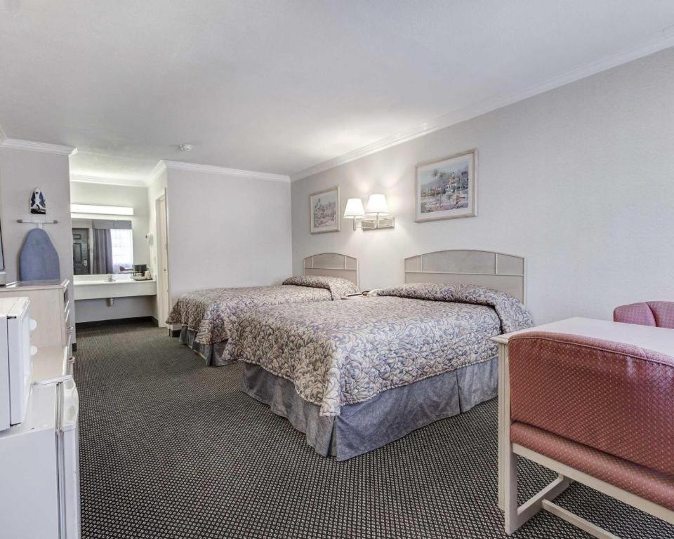 ואן הורן Econo Lodge מראה חיצוני תמונה