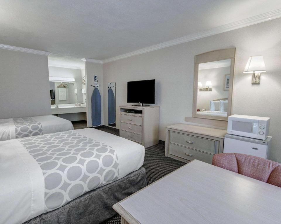 ואן הורן Econo Lodge מראה חיצוני תמונה