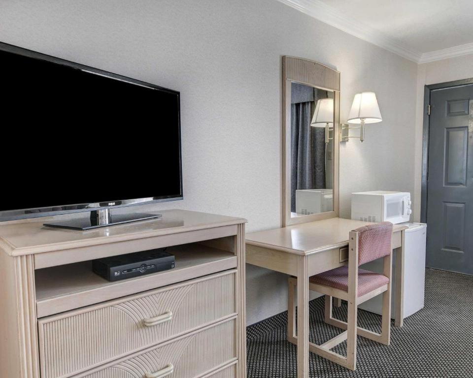 ואן הורן Econo Lodge מראה חיצוני תמונה